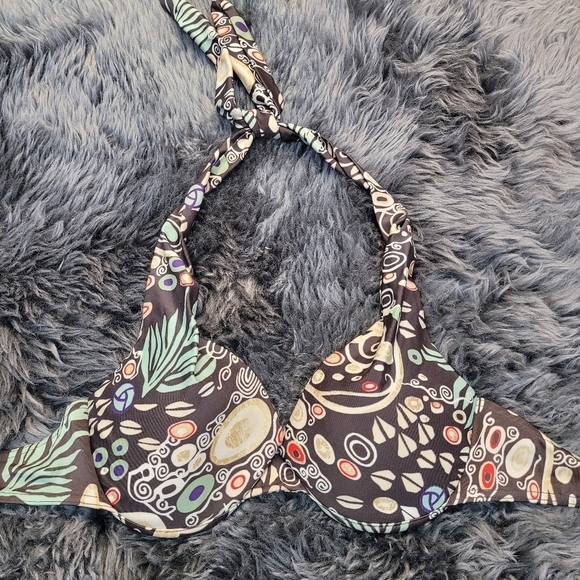 BECREATIVE High Quality Two Piece Swimsuit - Picture 8 of 14